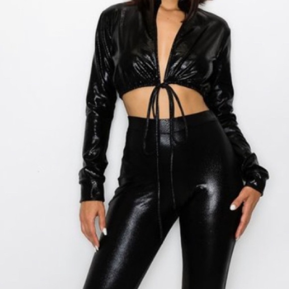 Sexy 2 piece set in black, too is short cut, sm, md, lg